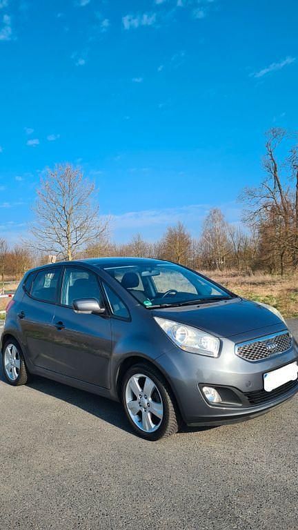 Gebraucht Kia Venga Vision 90 PS (66 kW) 2011 Grau Kleinwagen