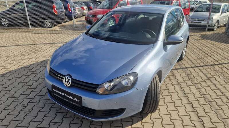 Blau Gebraucht 2008 VW Golf VI Trendline Limousine | 4.990 € (Fairer Preis) - Bild 1/4