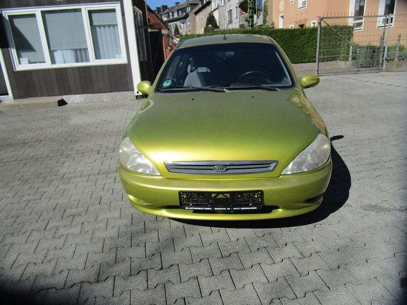 Gebraucht Kia Rio 98 PS (72 kW) 2001 Gelb Limousine