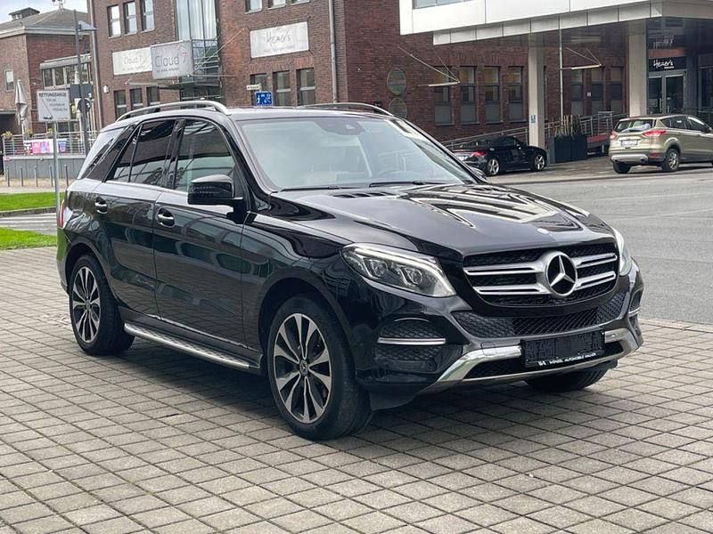 Gebraucht Mercedes GLE350 258 PS (189 kW) 2016 Schwarz SUV