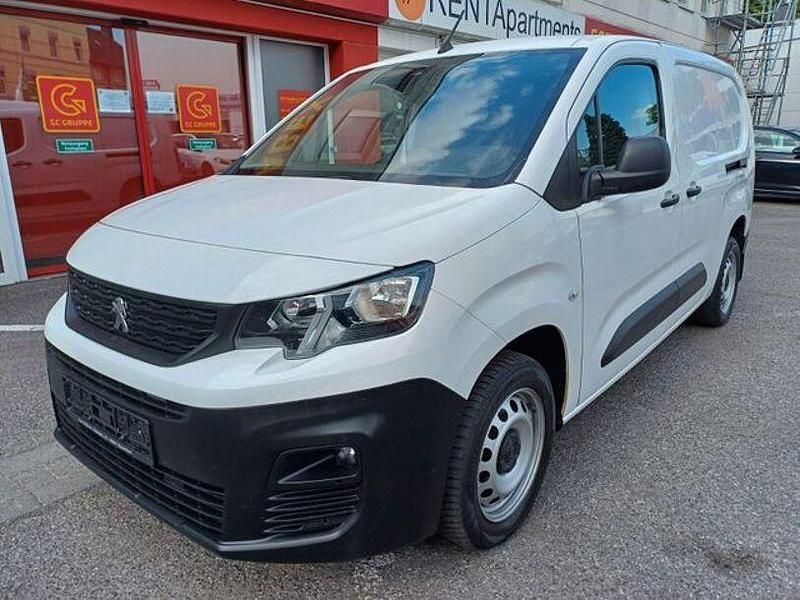 Weiss Gebraucht 2021 Peugeot Partner Premium Van / Kleinbus | 10.651 € (Fairer Preis) - Bild 1/4