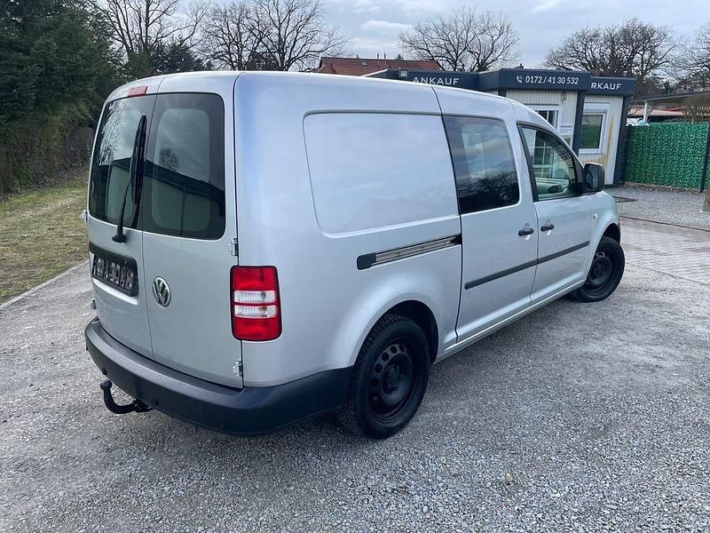Gebraucht VW Caddy Maxi 102 PS (75 kW) 2012 Silber Van / Kleinbus