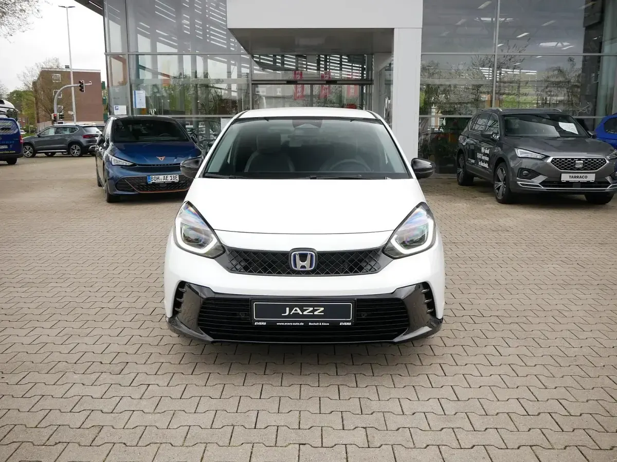 Gebraucht Honda Jazz Advance 122 PS (89 kW) 2025 Platinium white pearl Kleinwagen