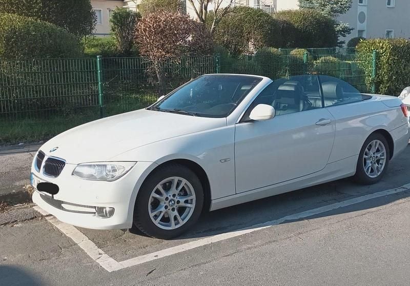 Gebraucht BMW 320 Cabriolet 170 PS (125 kW) 2011 Weiß Cabrio