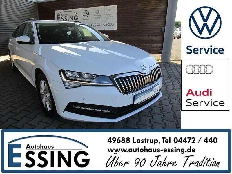 Weiß Gebraucht 2022 Skoda Superb Ambition Kombi | 25.970 € (Fairer Preis) - Bild 1/4