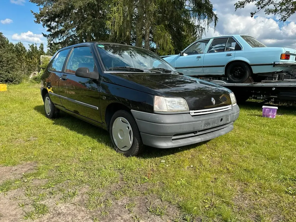 Gebraucht Renault Clio 50 PS (36 kW) 1991 Schwarz Kleinwagen