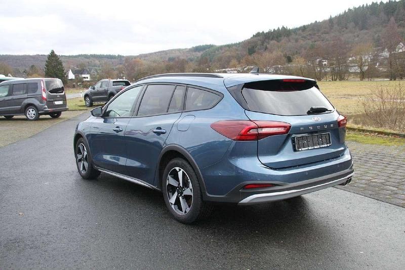 Gebraucht Ford Focus Active X 155 PS (114 kW) 2025 Chromablau metallic Kombi