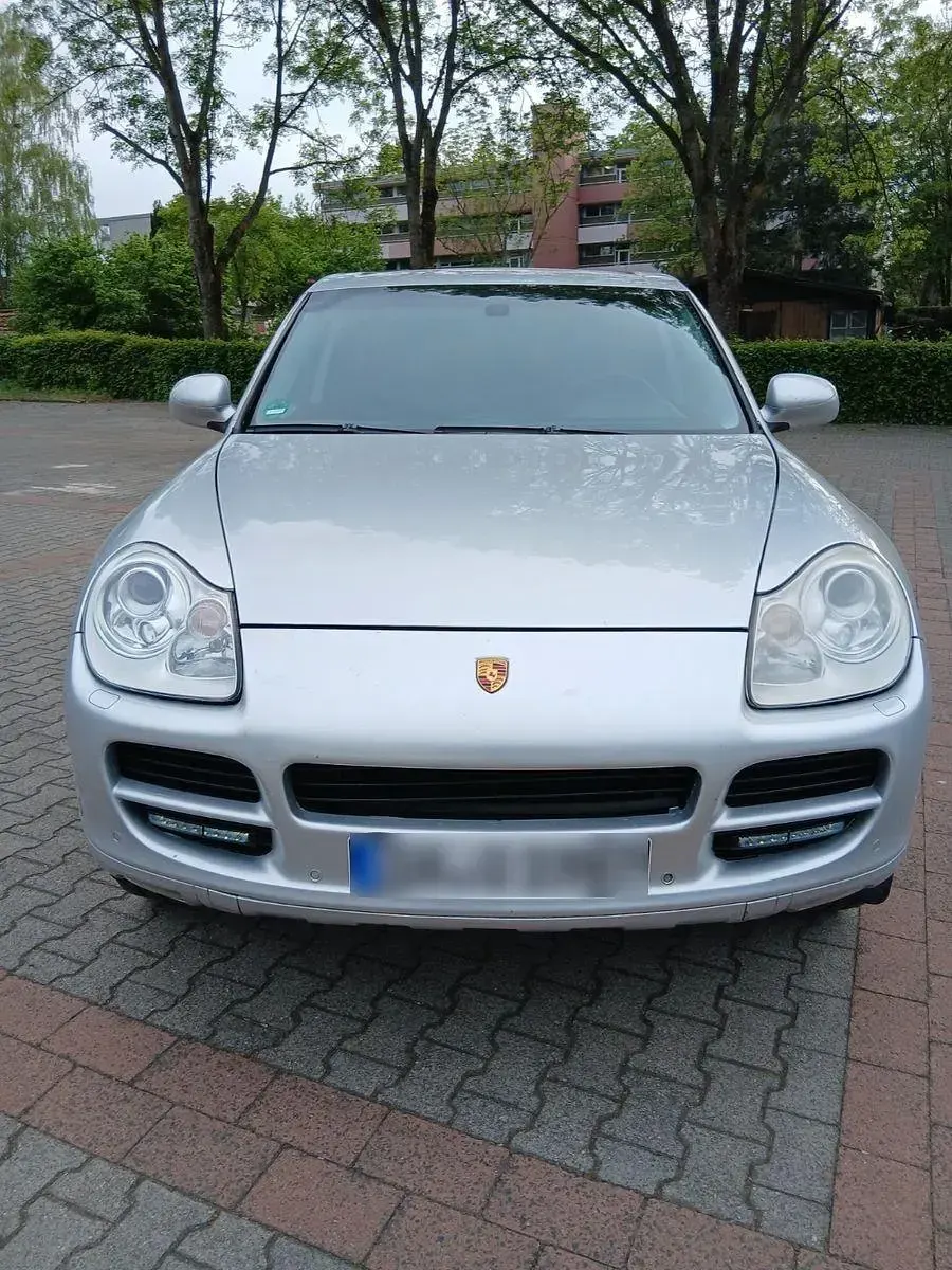 Second-hand Porsche Cayenne 340 CP (250 kW) 2006 Argintiu SUV