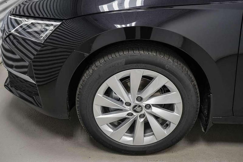 Neu Skoda Octavia Selection 150 PS (110 kW) 2025 Black magic metallic ... Kombi