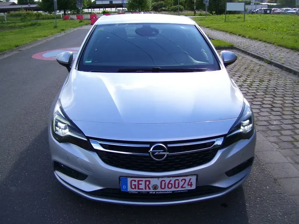 Usata Opel Astra Innovation 110 CV (80 kW) 2015 Argento Berlina