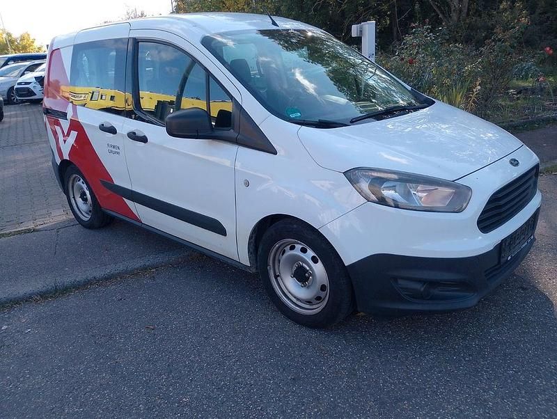 Gebraucht Ford Tourneo Connect Trend 95 PS (69 kW) 2015 Weiß Van / Kleinbus