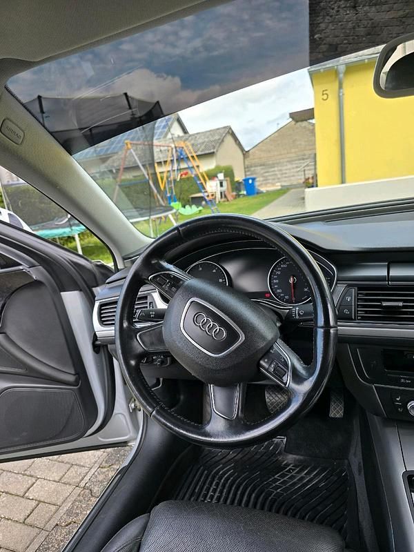 Gebraucht Audi A6 190 PS (139 kW) 2014 Grau Kombi