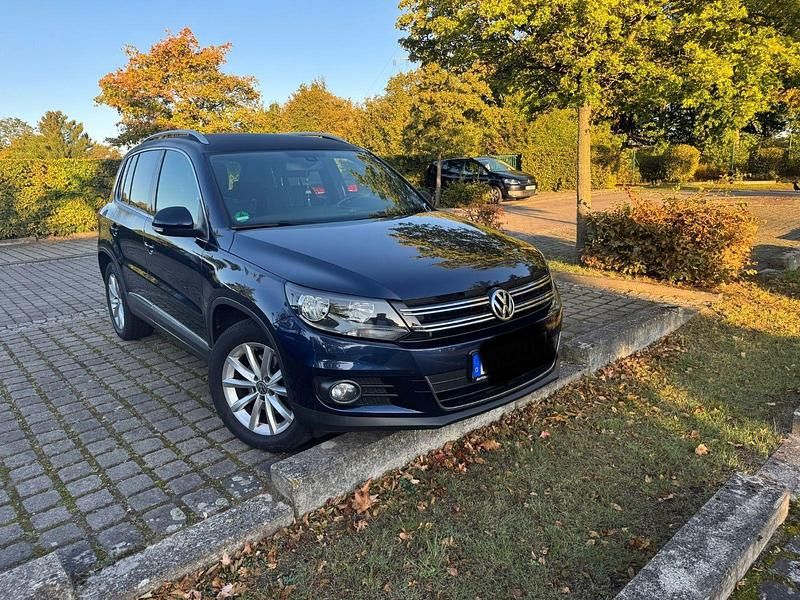 Blau Gebraucht 2015 VW Tiguan LOUNGE SUV | 10.200 € (Fairer Preis) - Bild 1/4