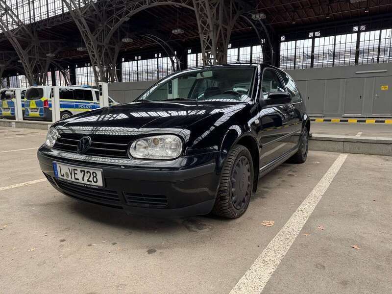 Gebraucht 2000 VW Golf IV Edition Limousine | 2.700 € (Teuer) - Bild 1/4