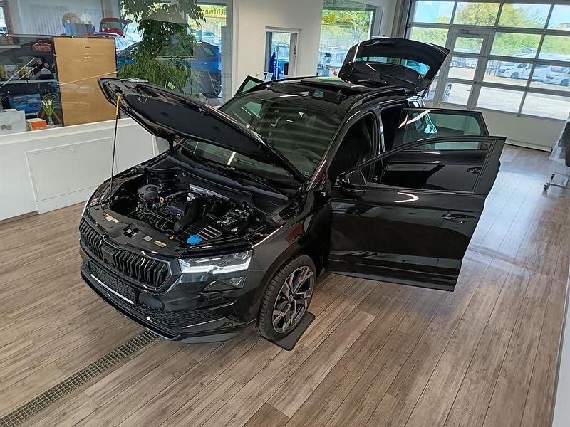 Neu Skoda Karoq SportLine 150 PS (110 kW) 2025 Schwarz SUV