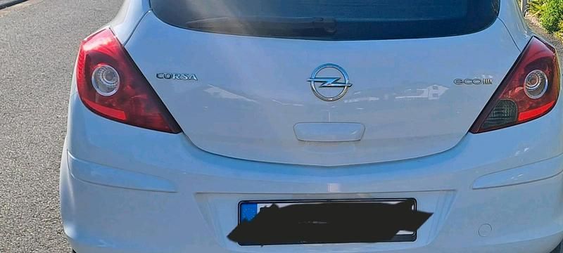 Gebraucht Opel Corsa 69 PS (50 kW) 2013 Weiß Kleinwagen