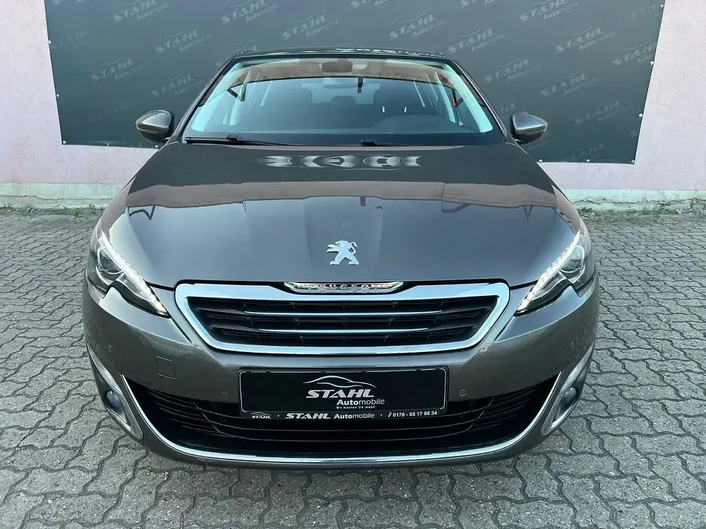 Gebraucht Peugeot 308 Allure 131 PS (96 kW) 2015 Grau Limousine