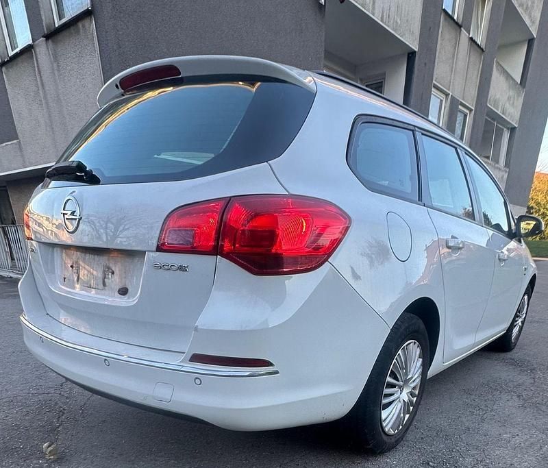 Gebraucht Opel Astra Eco 136 PS (100 kW) 2014 Weiß Kombi