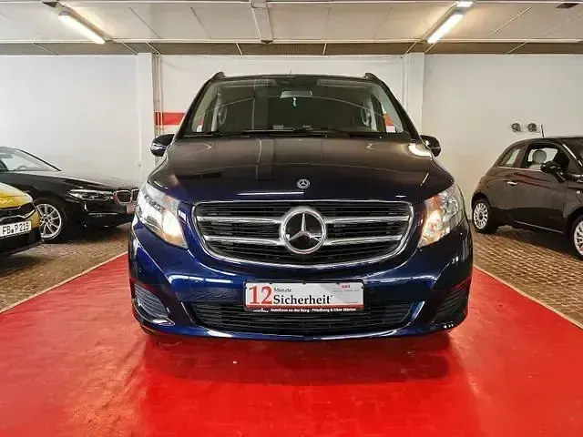 Gebraucht Mercedes V250 190 PS (139 kW) 2017 Blau Van / Kleinbus