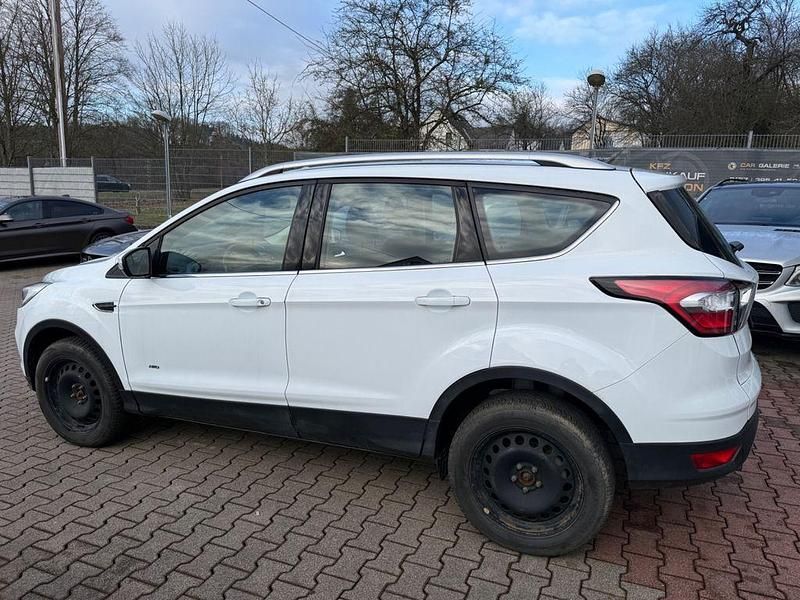 Gebraucht Ford Kuga Trend 175 PS (128 kW) 2018 Weiß SUV