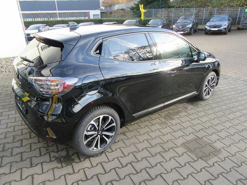 Neu Renault Clio V Bose Edition 91 PS (66 kW) 2025 Schwarz Limousine
