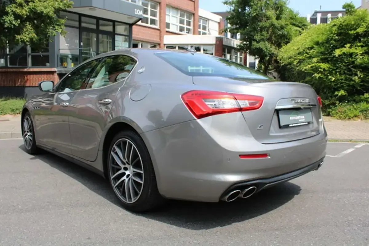 Gebraucht Maserati Ghibli 430 PS (316 kW) 2020 Grau Limousine