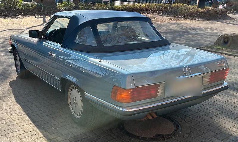 Gebraucht Mercedes 560 231 PS (169 kW) 1985 Blau Cabrio