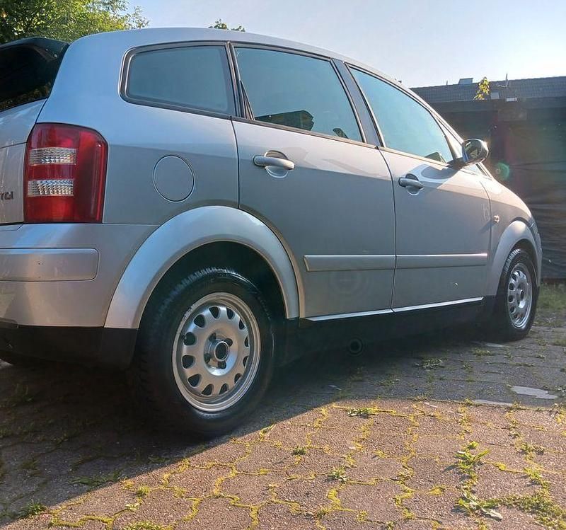 Silber Gebraucht 2001 Audi A2 Kleinwagen | 3.490 € (Fairer Preis) - Bild 1/4