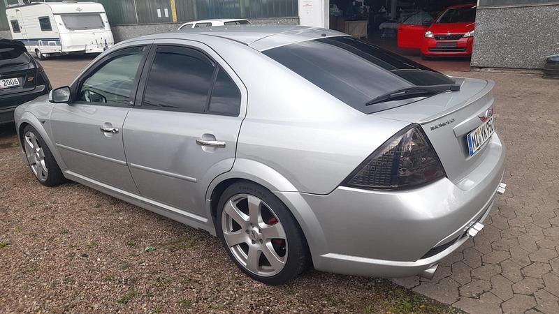Gebraucht Ford Mondeo 125 PS (91 kW) 2006 Silber Limousine