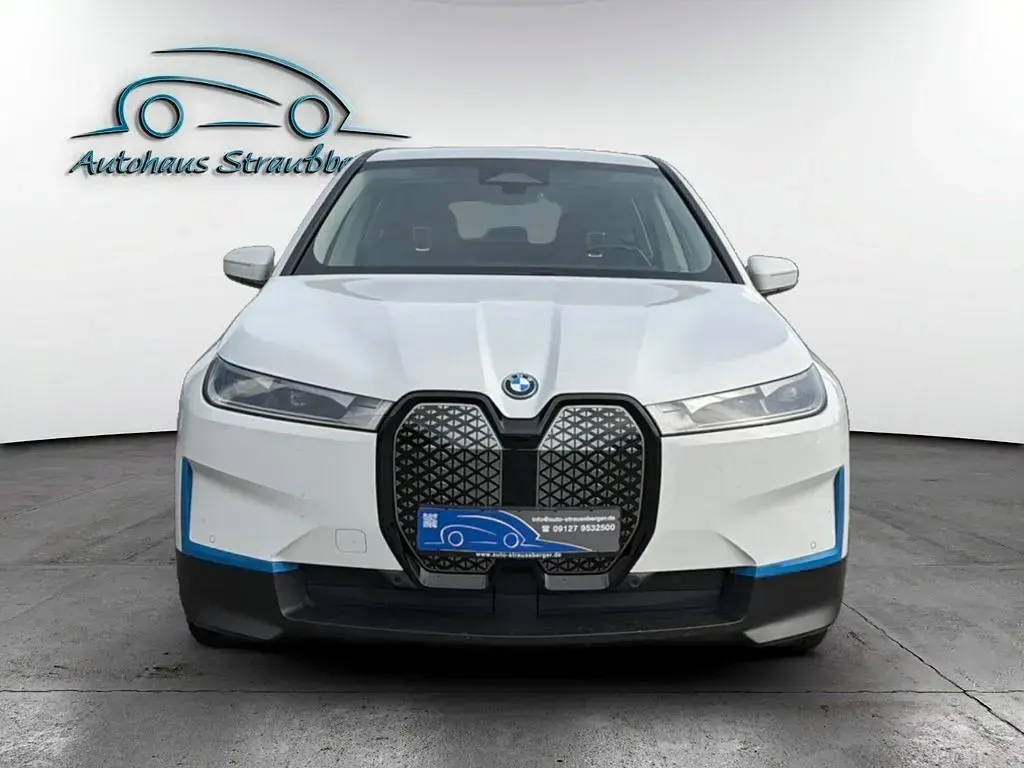 Gebraucht BMW iX Executive 384 kW (523 PS) 2023 Weiß SUV