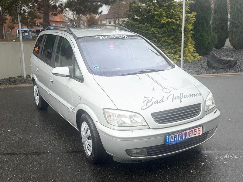 Gebraucht Opel Zafira 101 PS (74 kW) 2004 Silber Van / Kleinbus