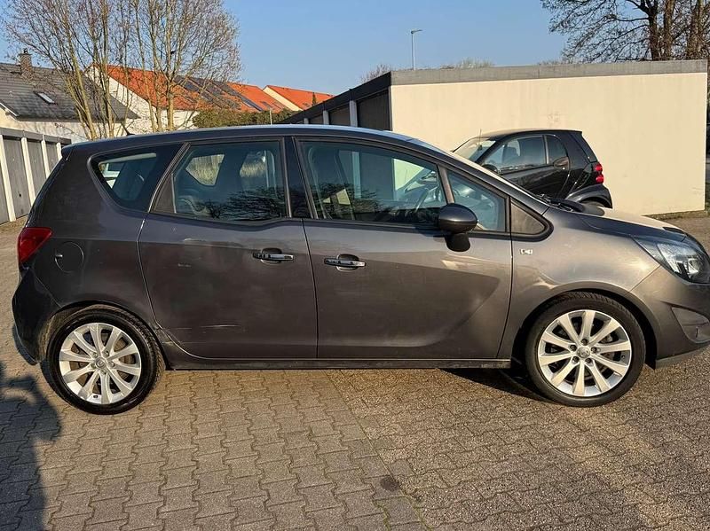 Gebraucht Opel Meriva Innovation 101 PS (74 kW) 2010 Grau Van / Kleinbus