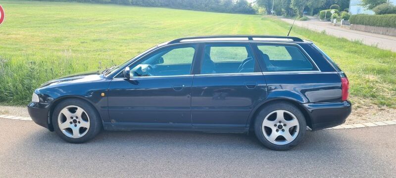 Blau Gebraucht 1997 Audi A4 Sport Kombi | 500 € (Superpreis) - Bild 1/4