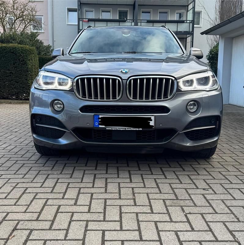 Silber Gebraucht 2015 BMW X5 M50 M Sport SUV | 29.500 € (Fairer Preis) - Bild 1/4