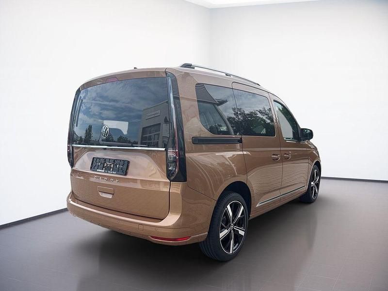 Neu VW Caddy Style 116 PS (85 kW) 2025 Copper bronze Van / Kleinbus