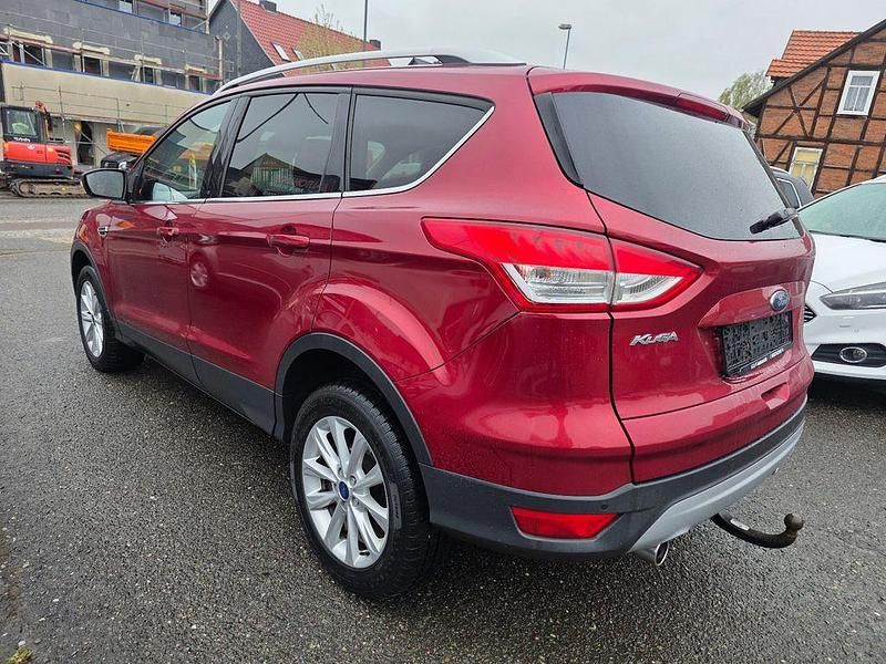 Używany Ford Kuga Titanium 179 KM (131 kW) 2016 Czerwony SUV