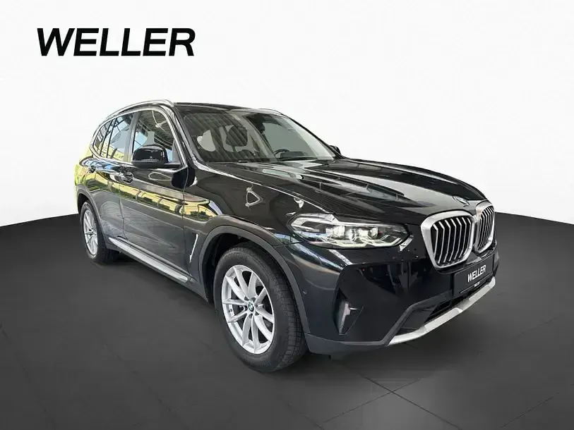 Gebraucht BMW X3 Performance 190 PS (139 kW) 2023 Black sapphire (schwarz) SUV