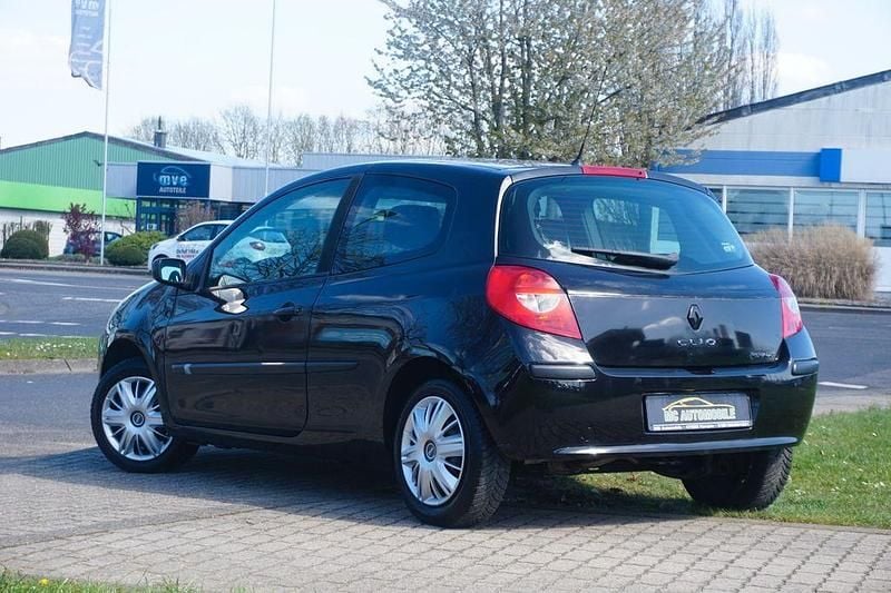 Gebraucht Renault Clio III Dynamique 75 PS (55 kW) 2007 Schwarz Kleinwagen