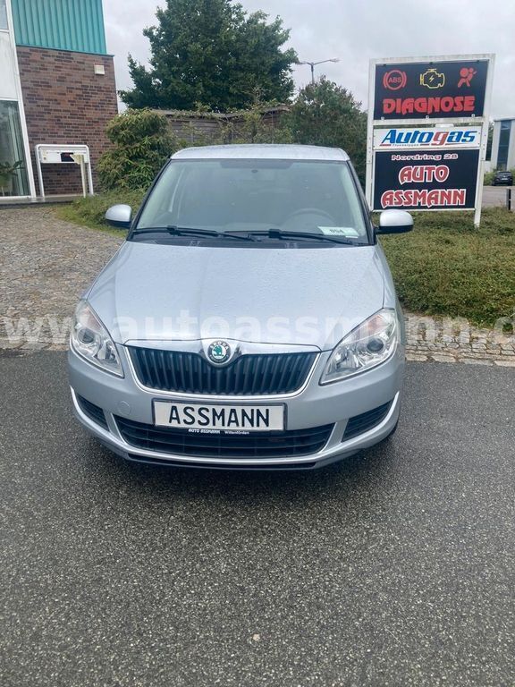Silber Gebraucht 2011 Skoda Fabia Family Limousine | 6.990 € (Etwas zu teuer) - Bild 1/4