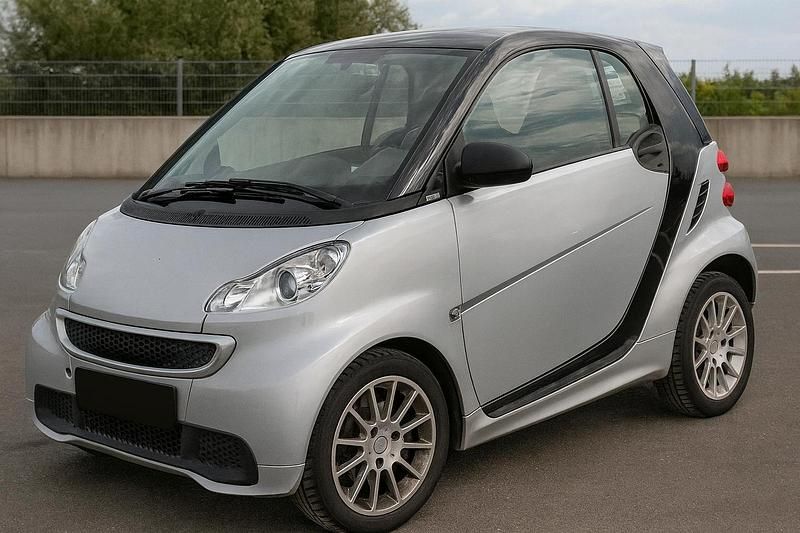 Silber Gebraucht 2014 Smart ForTwo Coupé Kleinwagen | 5.900 € - Bild 1/4