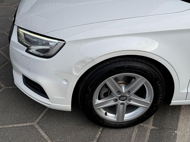 Używany Audi A3 Ambiente 116 KM (85 kW) 2017 Biały Sedan/Limuzyna