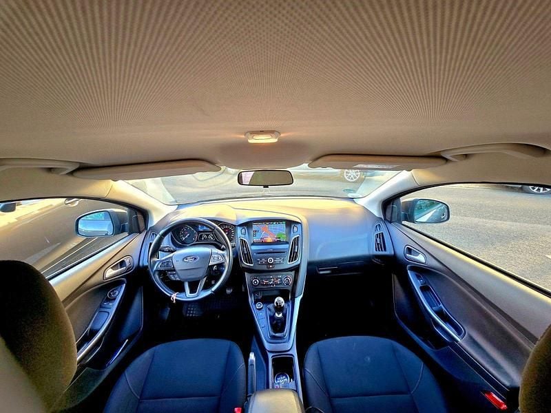 Gebraucht Ford Focus 125 PS (91 kW) 2016 Andere farben Limousine