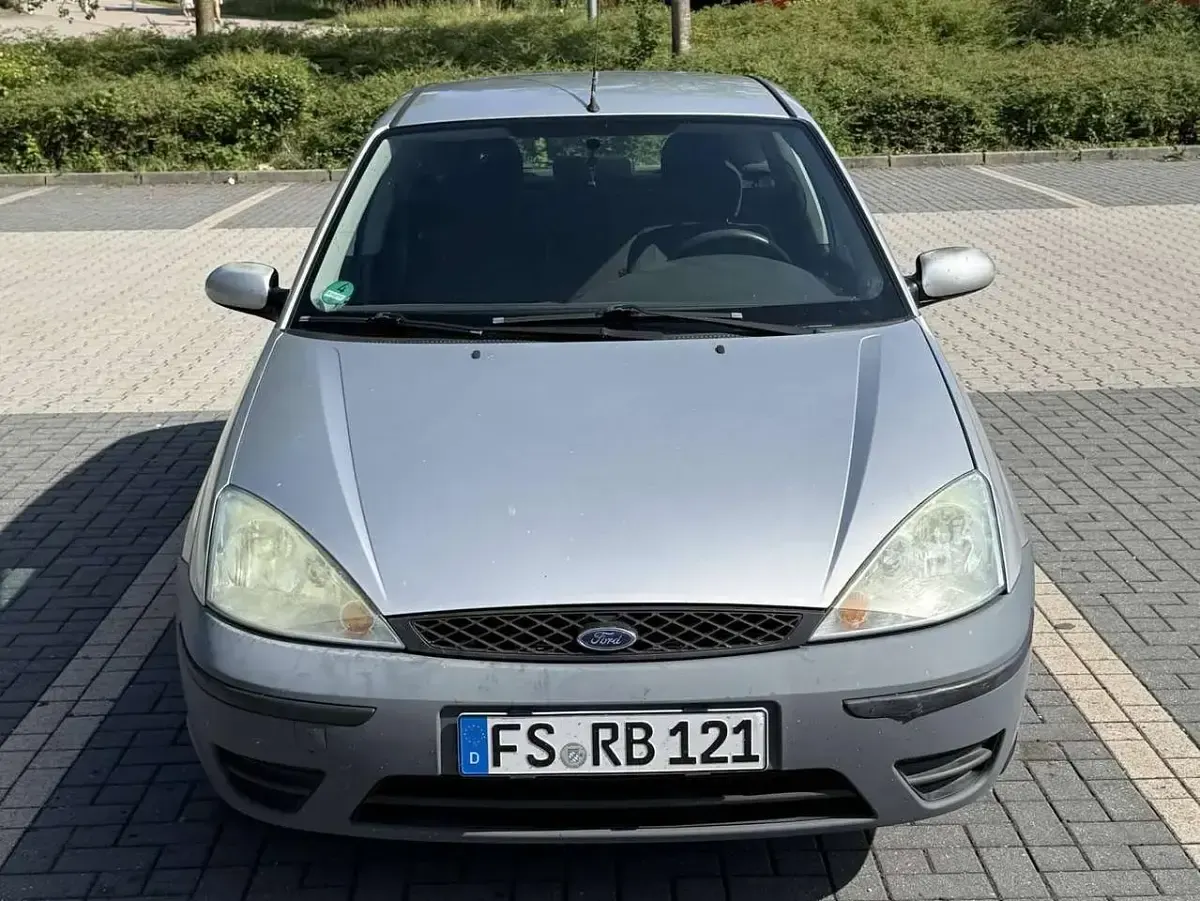 Gebraucht Ford Focus Futura 116 PS (85 kW) 2004 Grau Limousine
