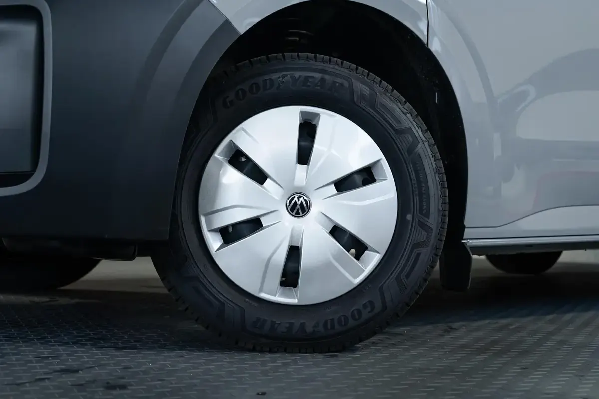 Neu VW T7 100 kW (136 PS) 2026 Stone grey Van