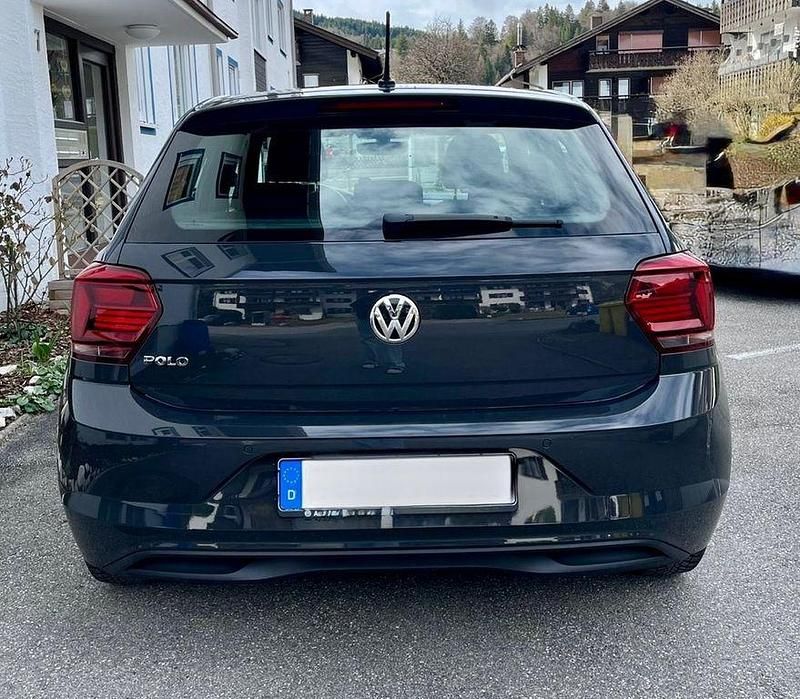 Gebraucht VW Polo Comfortline 95 PS (69 kW) 2018 Grau Kleinwagen