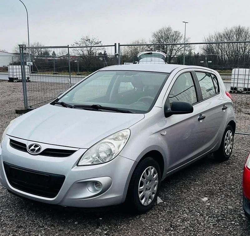 Gebraucht Hyundai i20 2012 Silber Kleinwagen