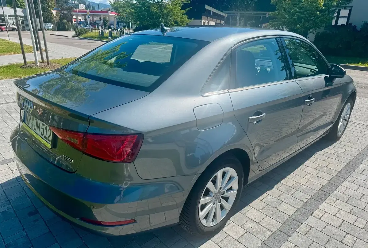 Gebraucht Audi A3 125 PS (91 kW) 2016 Grau Limousine