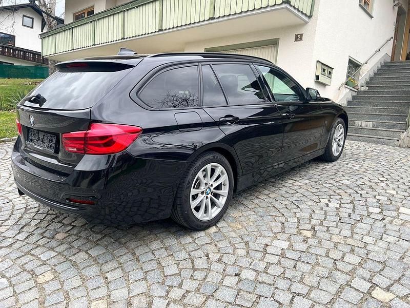 Gebraucht BMW 320 Advantage 184 PS (135 kW) 2016 Schwarz Kombi