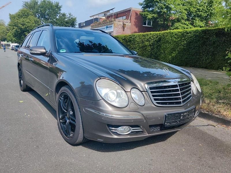 Gebraucht Mercedes E280 Avantgarde 190 PS (139 kW) 2008 Grau Kombi