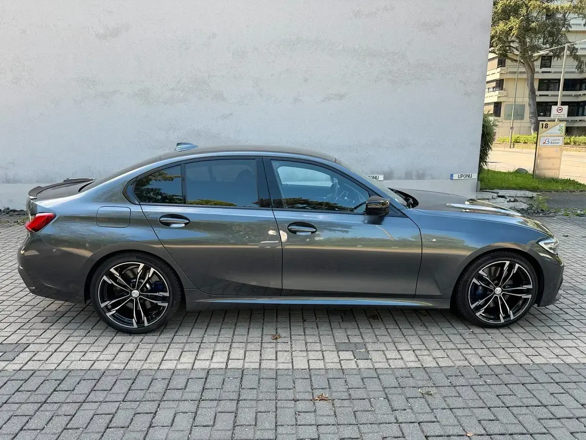 Gebraucht BMW 330 M Sport 258 PS (189 kW) 2020 Grau Limousine